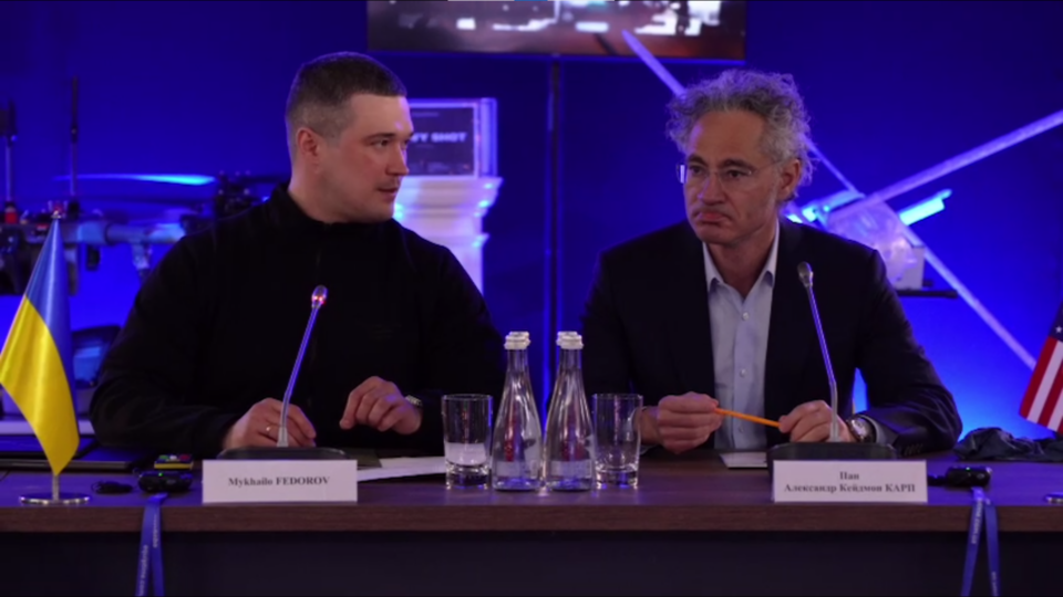 Впроваджуємо AI у війну разом з Palantir
